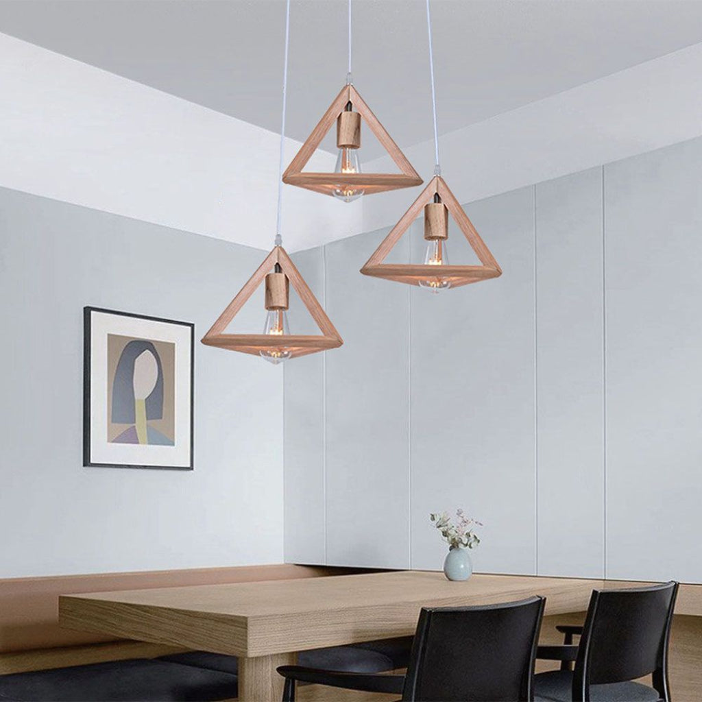 Lampada a Sospensione Triangolare – Legno, 3 Luci