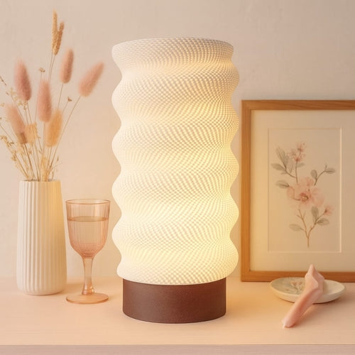 Lampada da Tavolo Lumina Twist – Scultura Spirale 3D