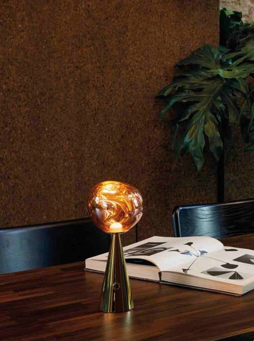 Lampada da Tavolo Effetto Vetro Fuso – Ricaricabile e Dimmerabile